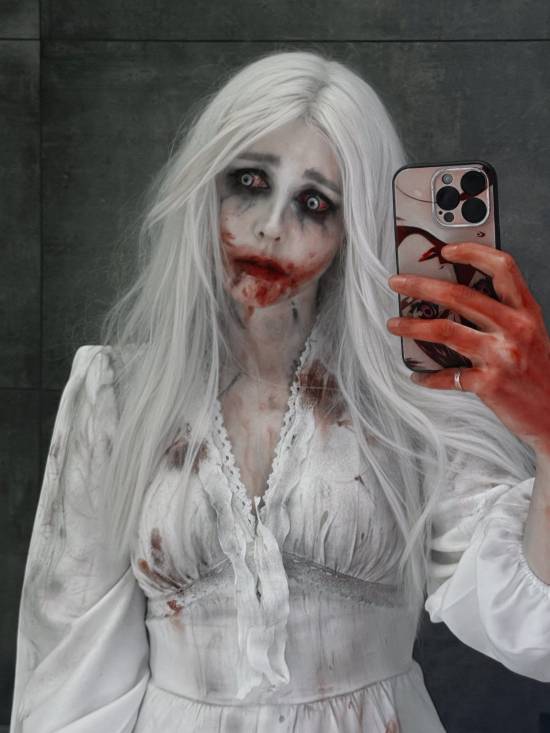 《生化9》新女神歌唱丧尸爆火！大量绝美COS图刷屏