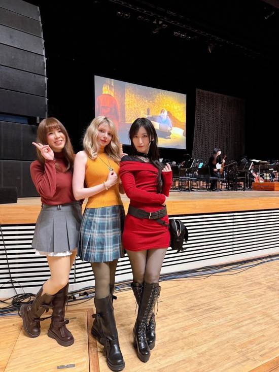 碍事梨体模去听《生化》30周年音乐会：面基艾达王