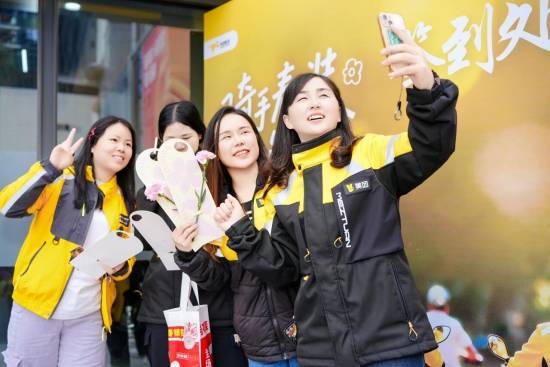 专为女性设计！美团官宣行业首件女性骑手服