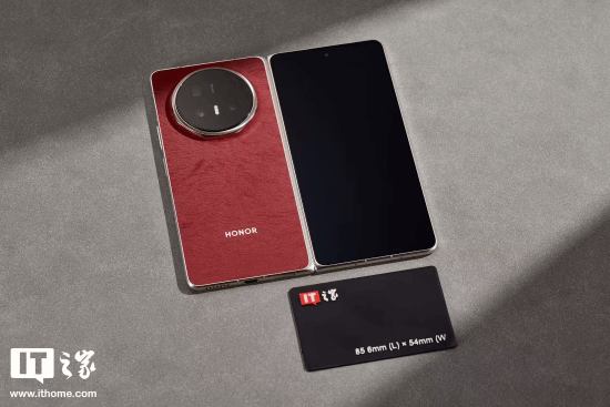 大折叠屏居然比iPhone直板机还轻?荣耀Magic V6实拍