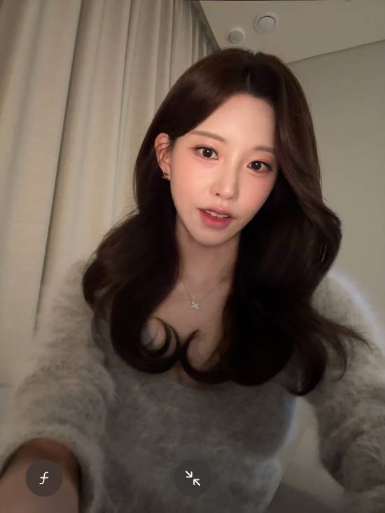 Rookie刚分手 疑似新女友曝光！韩国白富美御姐