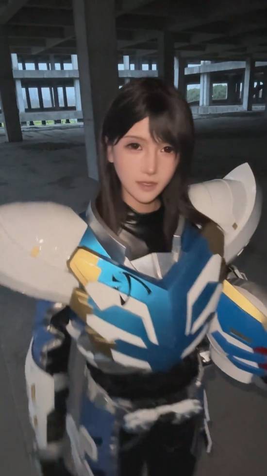 “抖音第一蒂法”跳出舒适圈！新作品化身铠甲勇士