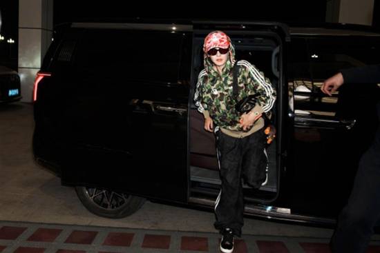 张柏芝二十年前美照曝光 时尚穿搭风如今仍被热议