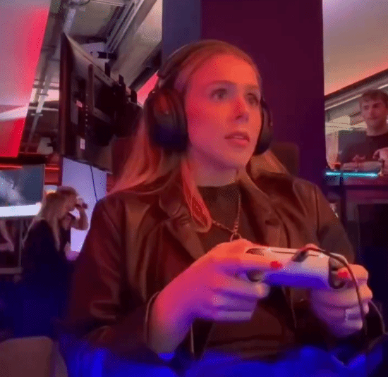 生化9女主演员被游戏吓疯！看过剧本还被吓成这样？