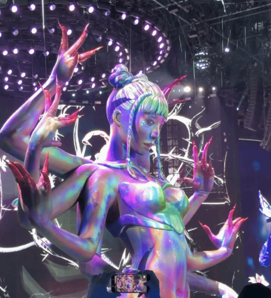 特技演员说蔡依林台下是i人：最讲话声音低低的 非常亲和