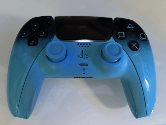 外网玩家晒PS5“Hyper Pop”配件实物图引热议 网友：颜色比宣传图更深