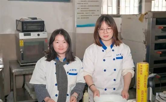 女大学生研发养生馒头4个卖了3万元：融入中式美学