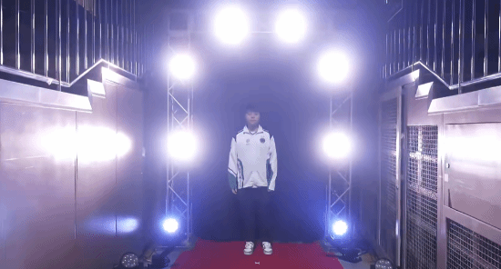 街霸6小孩比赛失利仍被围观 日本粉丝长队如长城