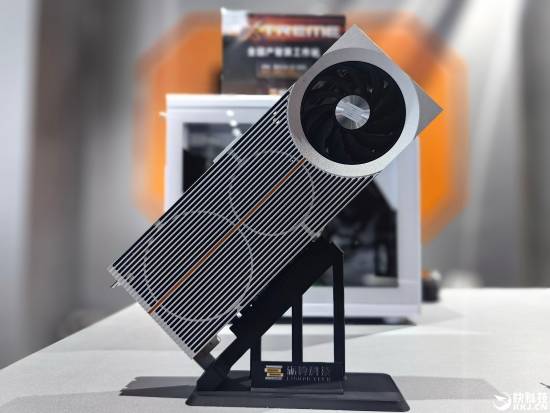 砺算科技首款国产显卡现场体验！《赛博朋克2077》相当流畅