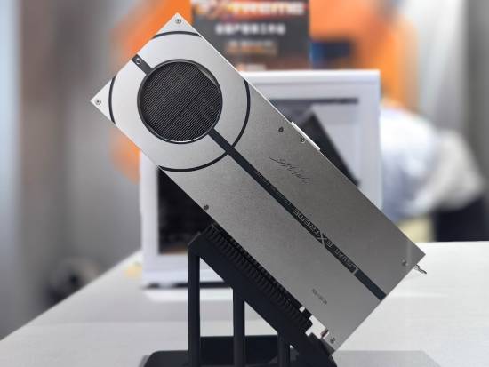 砺算科技首款国产显卡现场体验！《赛博朋克2077》相当流畅