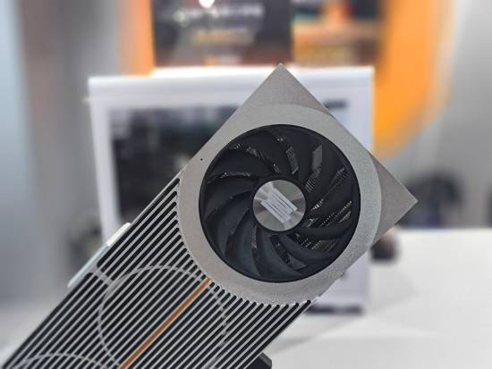 砺算科技首款国产显卡现场体验！《赛博朋克2077》相当流畅