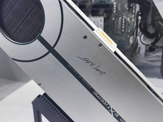 砺算科技首款国产显卡现场体验！《赛博朋克2077》相当流畅