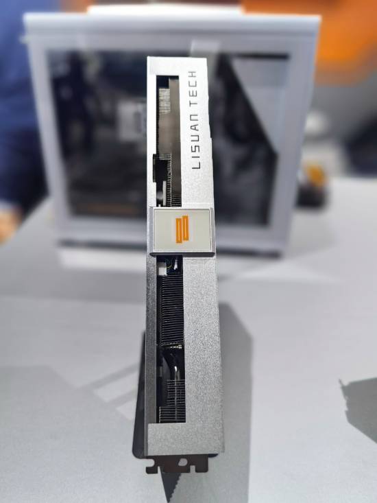 砺算科技首款国产显卡现场体验！《赛博朋克2077》相当流畅