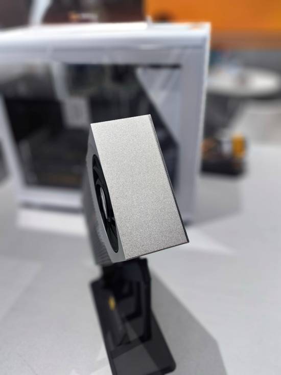 砺算科技首款国产显卡现场体验！《赛博朋克2077》相当流畅