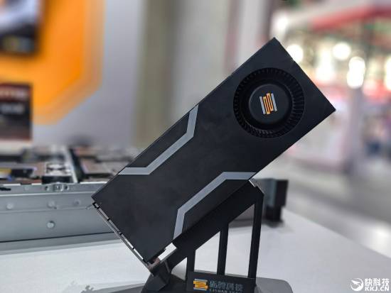 砺算科技首款国产显卡现场体验！《赛博朋克2077》相当流畅