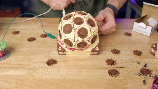 博主制作超级风扇15合1：性能一般 噪音翻倍！